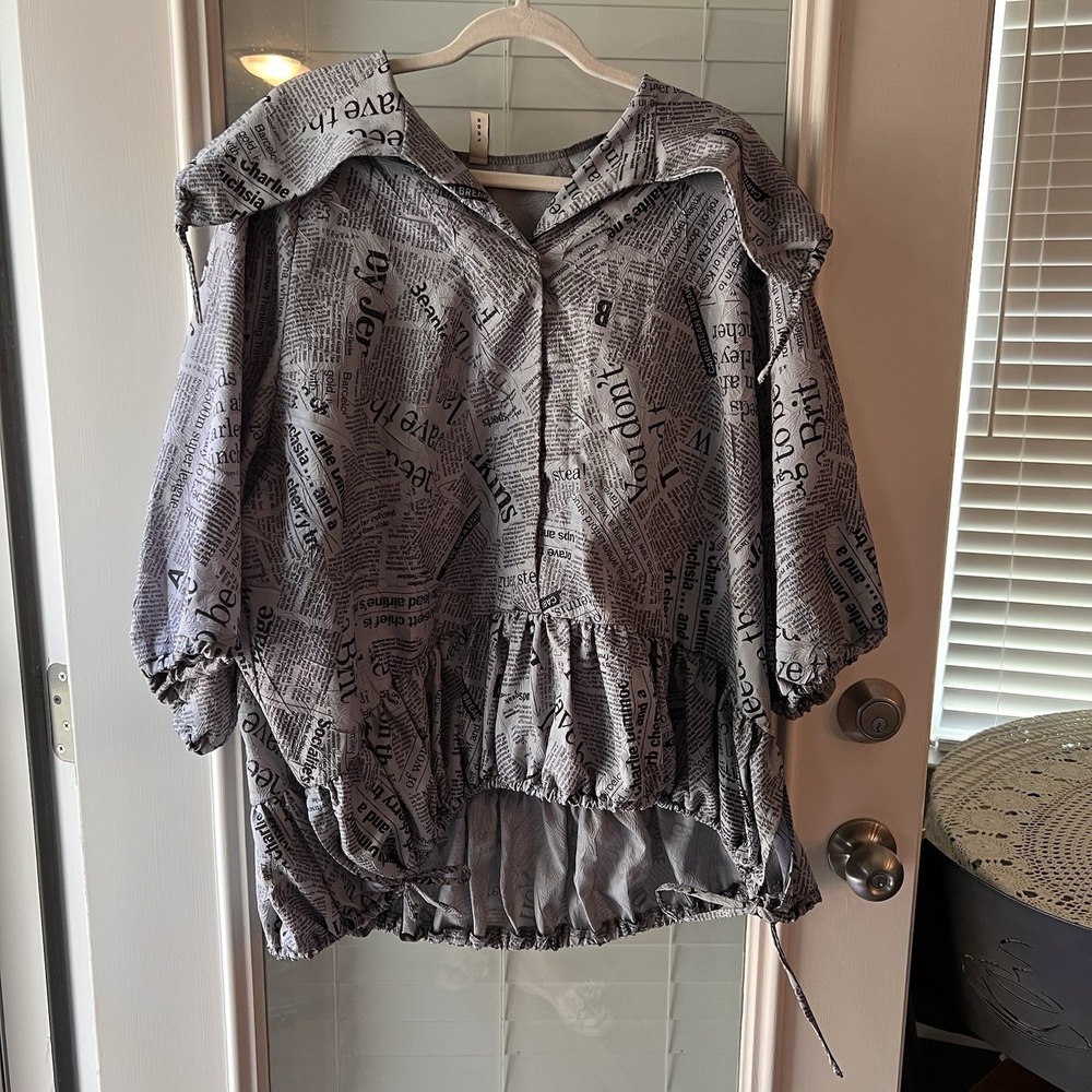 Look Newspaper Women's Jacket Medium Lagenlook Oversized Made In USA Gray Black